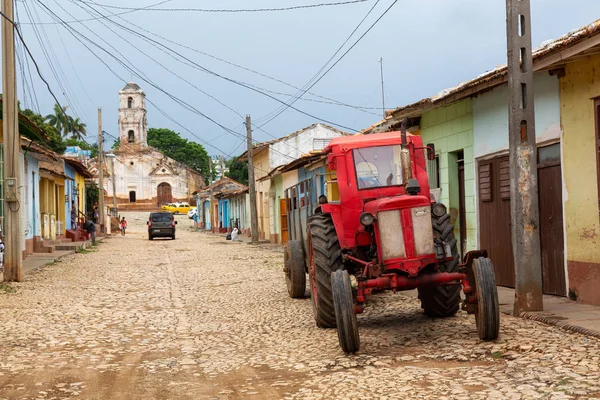 Trinidad Cuba Junio 2019 Tractor Agrícola Las Calles Pequeño Pueblo —  Fotos de Stock