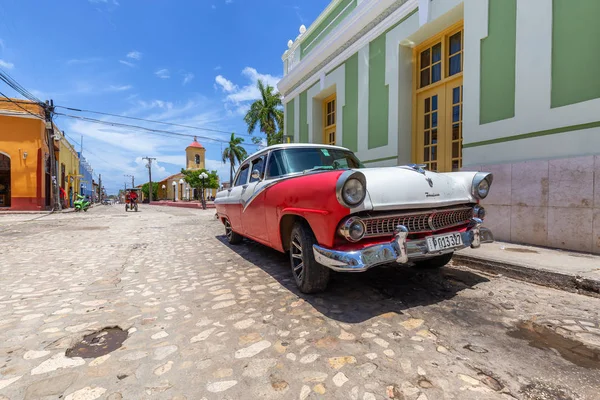 Trinidad Kuba 2019 Június Egy Régi Klasszikus Amerikai Autó Látképe — Stock Fotó