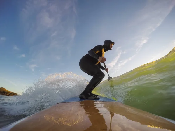 Hombre Suring Waves — Foto de Stock