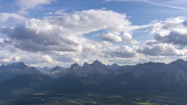 Upływ czasu Kanadyjskich Gór Skalistych — Wideo stockowe