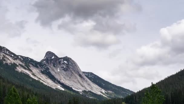 Time Lapse Pohled na kanadskou horskou krajinu — Stock video