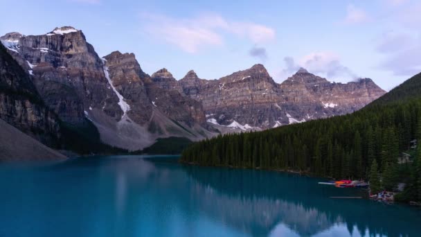 Czas upływu Moraine Lake Wschód słońca — Wideo stockowe