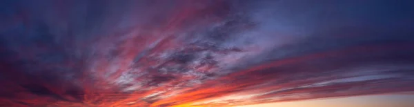 Dramatic and Colorful Cloudscape — Stock Photo, Image