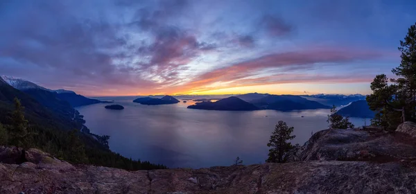 日落时美丽的加拿大山景 — 图库照片