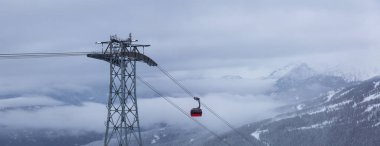 Whistler 'daki Kanada Karlı Dağı ile Gondola Tepesi