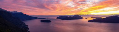 Panoramik Kanada Dağ Manzarası