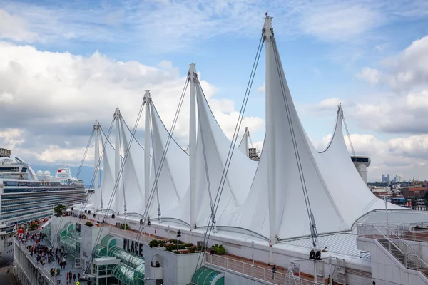 Canada Place en el centro de Vancouver, BC, Canadá — Foto de Stock