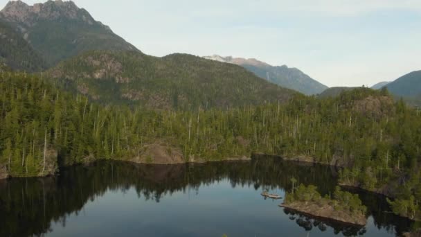 Bela vista panorâmica aérea de Larry Lake — Vídeo de Stock