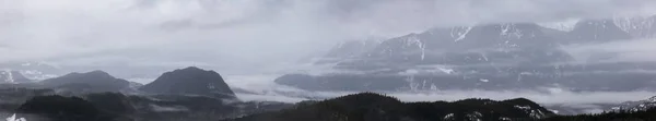 Вид на канадский горный ландшафт — стоковое фото