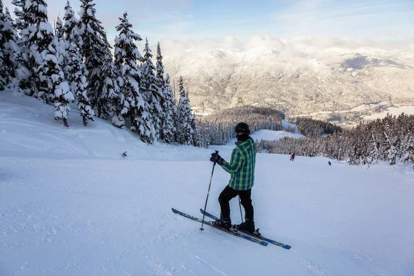 Whistler Britská Kolumbie Kanada Ledna 2020 Dobrodružná Dívka Lyžování Krásné — Stock fotografie