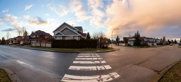근교의 지역이었습니다 캐나다 밴쿠버 서리의 프레이저 하이츠에서 발행되었다 파노라마 — 스톡 사진