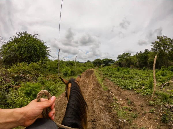 Horseback Riding Dirty Trail Country Side Small Cuban Town Vibrant — Stock Photo, Image