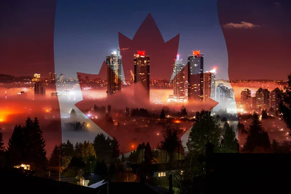 バーナビー バンクーバー ブリティッシュコロンビア州 カナダ 冬の朝の日の出前の霧に覆われた夜の間の近代的な都市の美しい空中ビュー カナダ国旗オーバーレイ — ストック写真