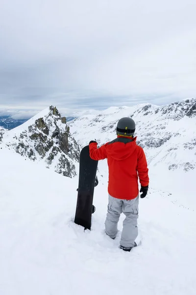 Whistler Britská Kolumbie Kanada Dobrodružný Muž Snowboardem Alpách Vrcholu Hory — Stock fotografie