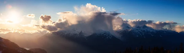 Belle Vue Spectaculaire Sur Paysage Montagneux Canadien Pendant Coucher Soleil — Photo