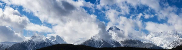 Panoramic Canadian Landscape View Fog Covered Valley Cloudy Day Taken — Stock Photo, Image