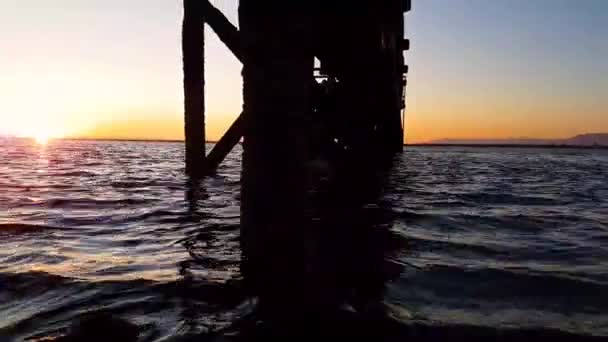 Schöne ruhige Aussicht auf den Pazifik am Ufer — Stockvideo