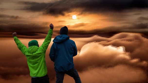 Cinemagraph Continuous Loop Animation of Adventerous Man on top of Mountain — Αρχείο Βίντεο