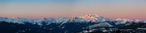 Hermosa Vista Panorámica Aérea Del Paisaje Montañoso Canadiense Durante Una — Foto de Stock