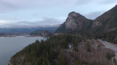 Gün batımında Deniz 'in Gök Otobanı' na olan hava görüntüsü