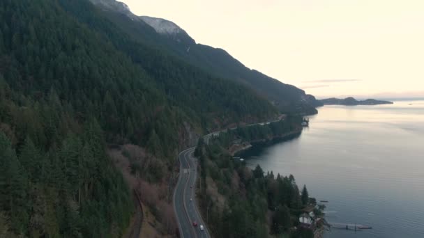 Zee naar Sky Hwy in Howe Sound tijdens zonsondergang — Stockvideo