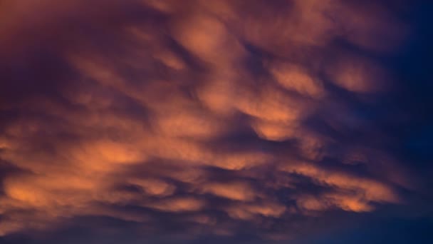 日落时美丽的云彩景观的电影图形连续循环动画 — 图库视频影像