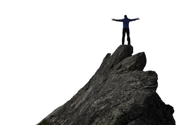 Hombre aventurero excursionista con las manos arriba en la cima de un acantilado rocoso empinado. —  Fotos de Stock