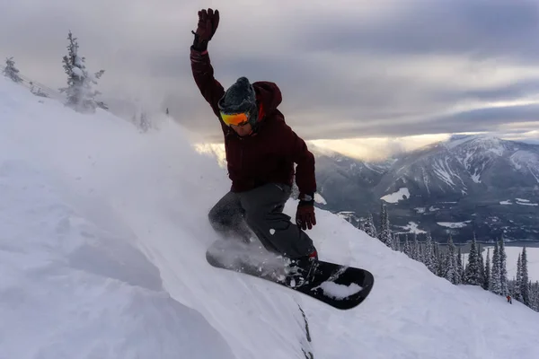 Snowboarding na hoře — Stock fotografie