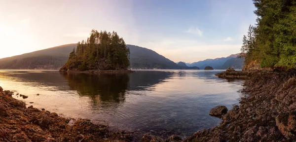 Prachtig panoramisch uitzicht op het Canadese landschap — Stockfoto