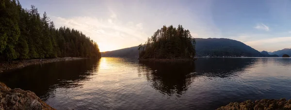 Gyönyörű panoráma kilátás nyílik a kanadai táj — Stock Fotó