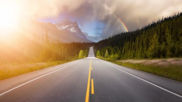 Cinemagraph Animación en bucle continuo de la carretera escénica en Banff — Vídeos de Stock