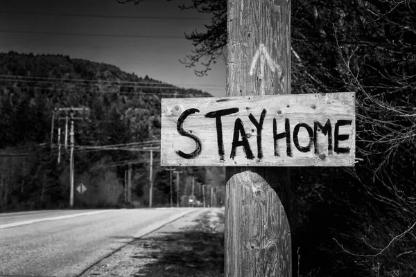 Stay Home Sign alatt Coronavirus pandémia. — Stock Fotó