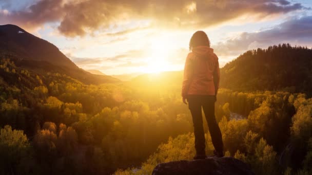 Animação de Loop Contínua Cinemagraph de Caminhadas Menina — Vídeo de Stock