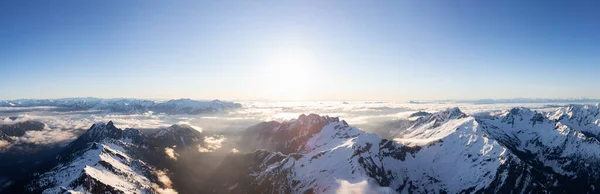 リモートカナダの山の風景の空中パノラマビュー — ストック写真