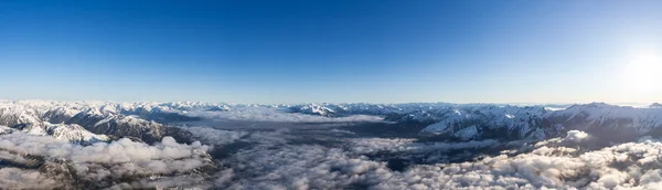 リモートカナダの山の風景の空中パノラマビュー — ストック写真