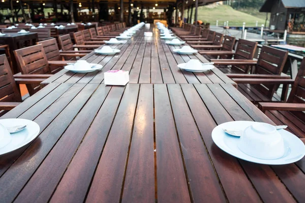 Açık hava restoranı tablosunu kapat