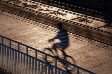 bulanık Bisiklet geçme