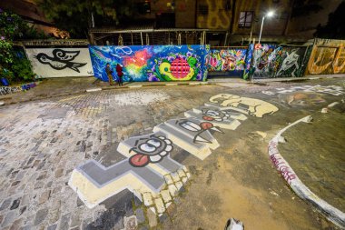 Batman Alley Mahallesi'nde duvarlarda grafiti