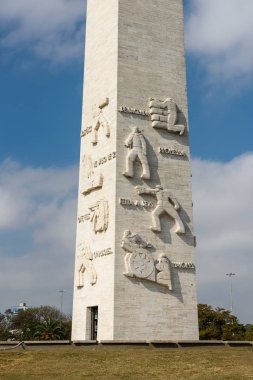 Ibirapuera Parkı antik büyük dikilitaş 
