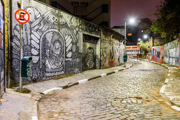 Graffiti em paredes no bairro de Batman Alley — Fotografia de Stock