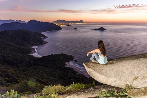 Senderismo a Pedra do Telgrafo en Barra de Guaratiba — Foto de Stock