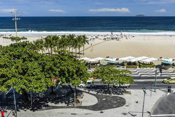 Vista desde arriba a la playa de Copacabana — Foto de Stock