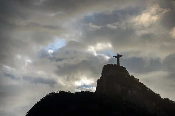 Christus de Verlosser tijdens zonsondergang — Stockfoto