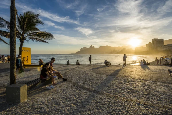 Vista desde la playa de Arpoador al atardecer — Foto de Stock