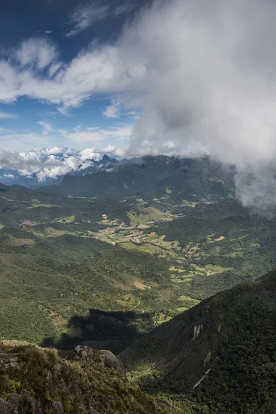 Vista do topo do Pico da Calednia em Trs Picos State Park — Fotografia de Stock