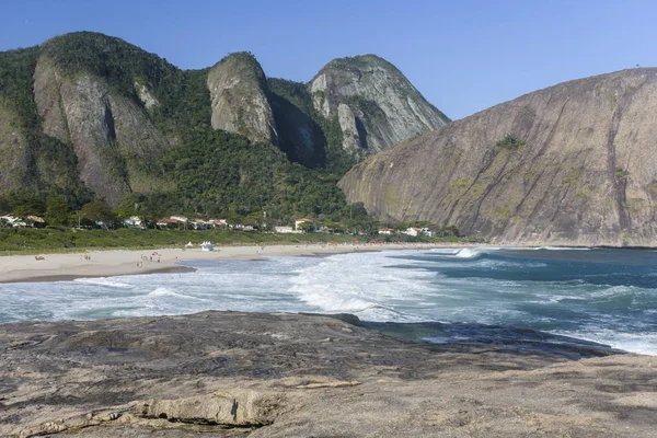 Itacoatiara 海滩的海洋区域 — 图库照片