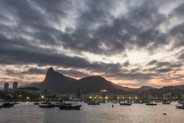 Günbatımı Urca yılında Rio de Janeiro, Brezilya görüldü — Stok fotoğraf