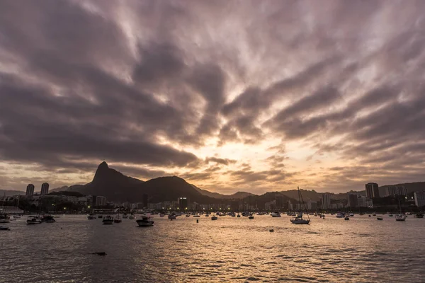 Günbatımı Urca yılında Rio de Janeiro, Brezilya görüldü — Stok fotoğraf