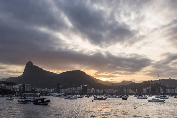 Günbatımı Urca yılında Rio de Janeiro, Brezilya görüldü — Stok fotoğraf