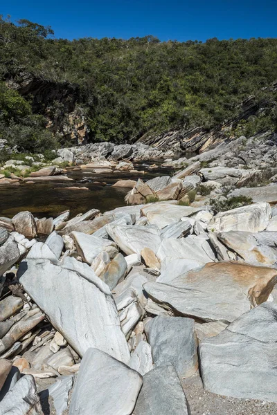 Cipo Nehri'nde kayalık sahil
